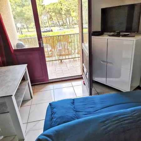 Apartment Gruissan: Cozy 1-bedroom With Shared Pool And Proximity *