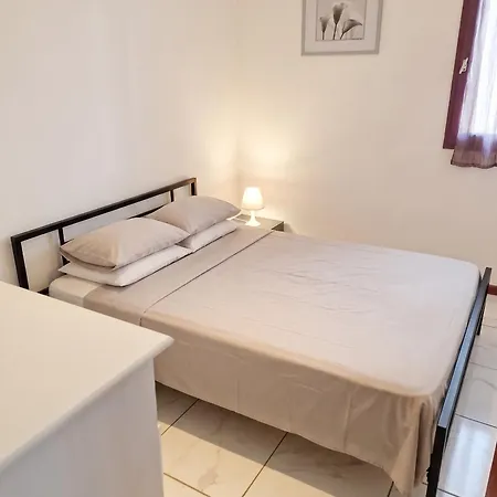 Cosy à Gruissan, Piscine Partagée, 25 M² Apartamento
