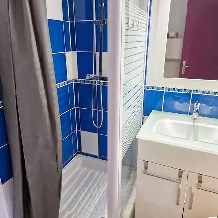 Cosy à Gruissan, Piscine Partagée, 25 M² *